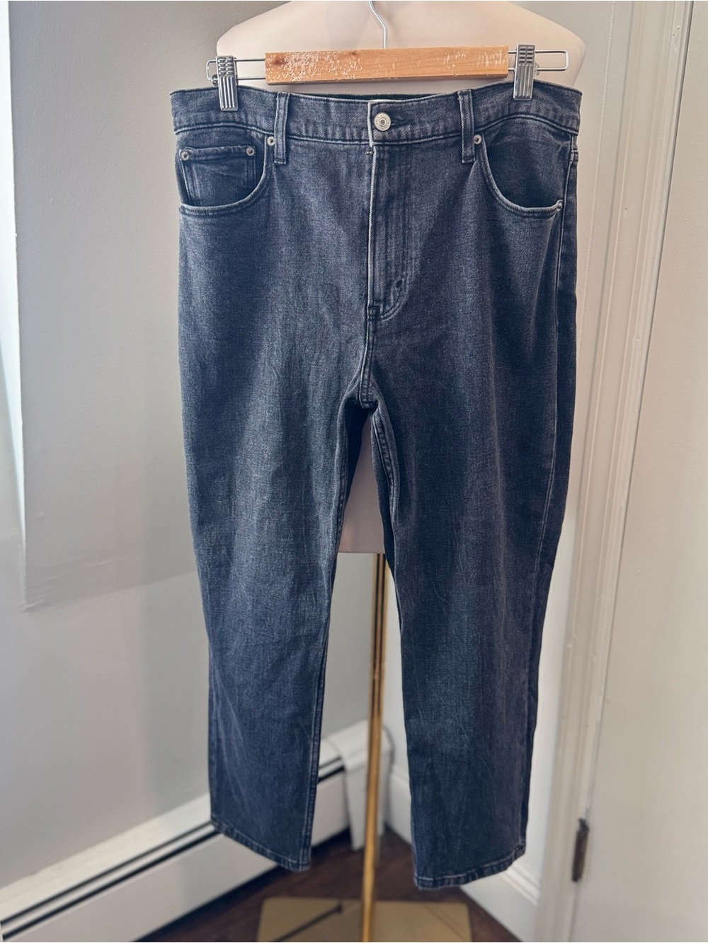 Abercrombie & Fitch The Mom High Rise Washed Black Jeans | 29 Short (Size 8S)